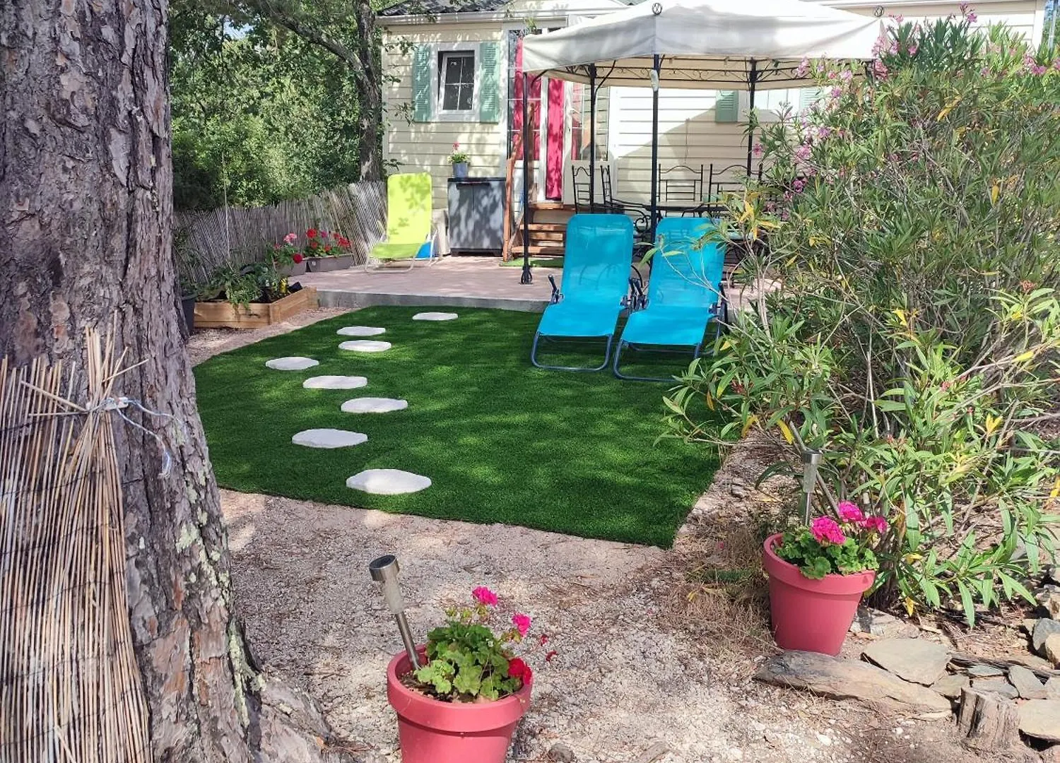 Mobil Home Dans Camping Aquatique Hyères France
